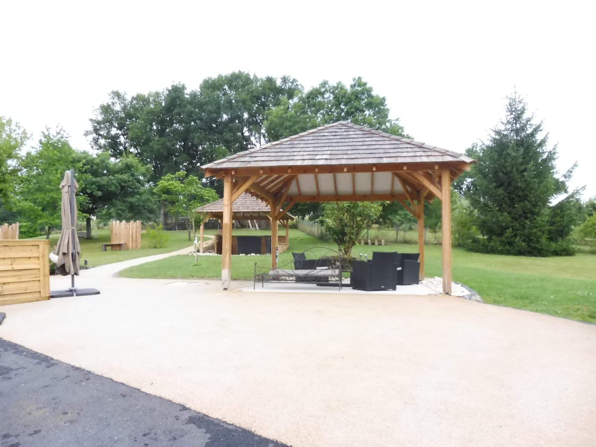 domaine-avec-restaurant-et-piscine-exterieur-a-vendre-en-correze-proche-de-brive-la-gaillarde-en-nouvelle-aquitaine-9