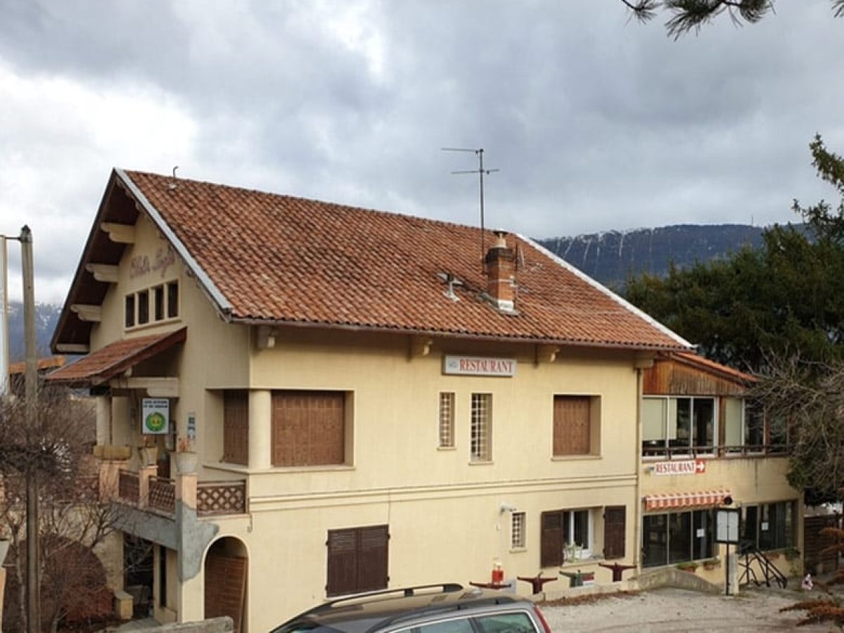 gite-a-vendre-de-12-chambres-proche-dignes-les-bains-dans-les-alpes-de-haute-provence-1