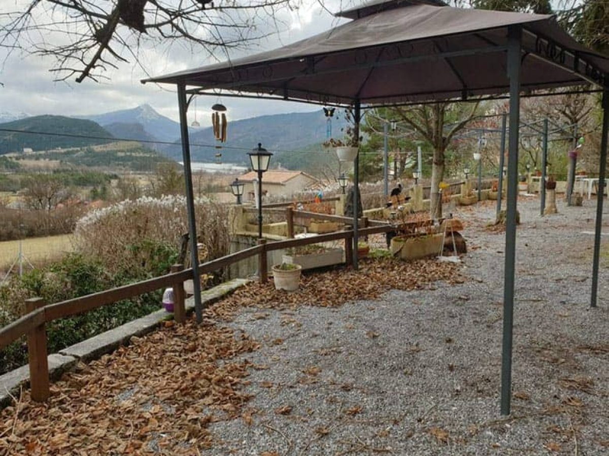 gite-a-vendre-de-12-chambres-proche-dignes-les-bains-dans-les-alpes-de-haute-provence-15