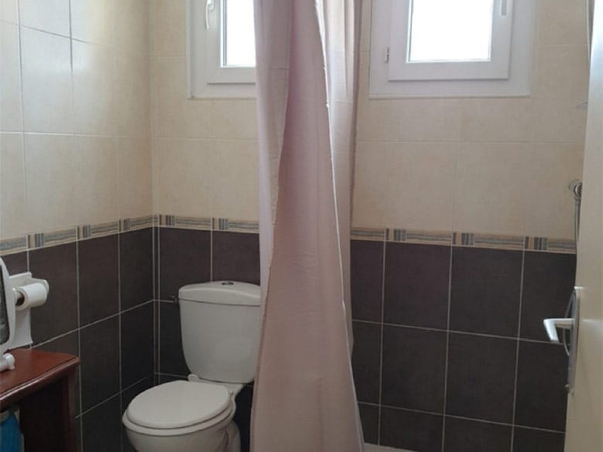 gite-a-vendre-de-12-chambres-proche-dignes-les-bains-dans-les-alpes-de-haute-provence-5