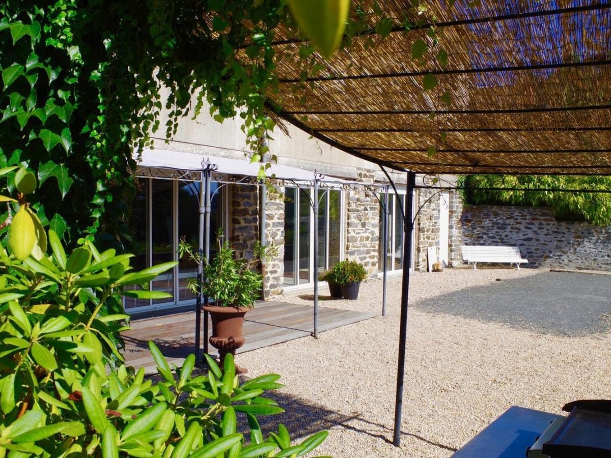 gite-avec-piscine-exterieur-a-vendre-a-uzerche-correze-15