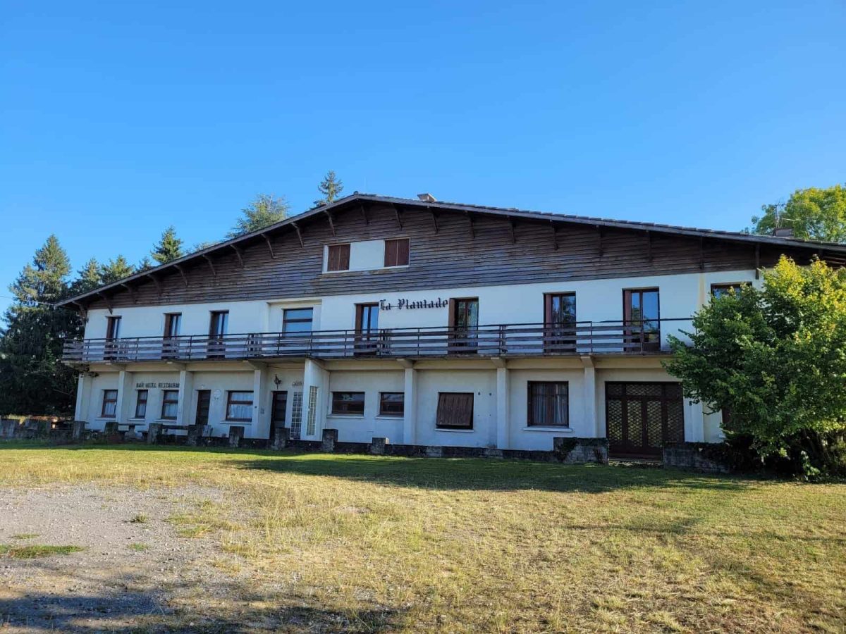 hotel-a-vendre-dans-les-hautes-pyrenees-1