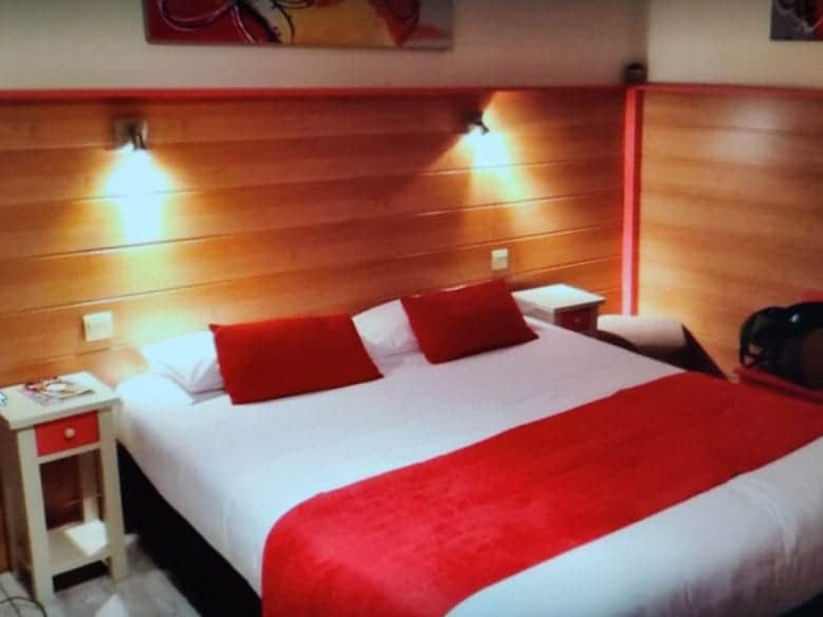 hotel-murs-et-fonds-dune-surface-de-110-m2-a-vendre-a-noirmoutier-en-ile-3