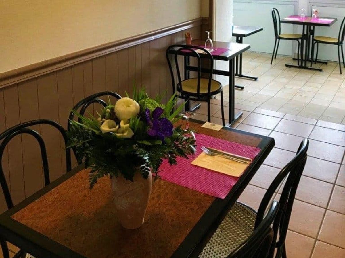 hotel-restaurant-2-a-vendre-de-9-chambres-50-couverts-a-gueret-dans-la-creuse-3