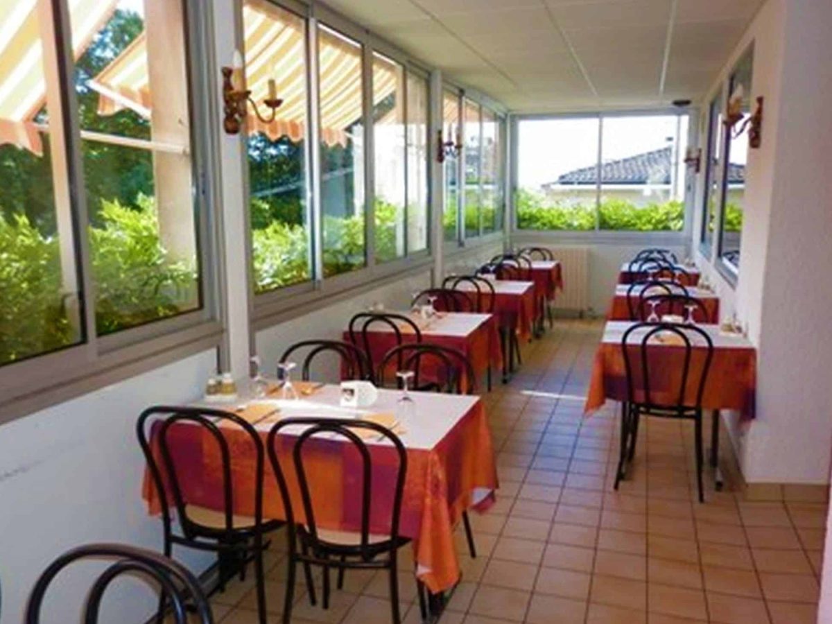 hotel-restaurant-2-a-vendre-de-9-chambres-50-couverts-a-gueret-dans-la-creuse-9