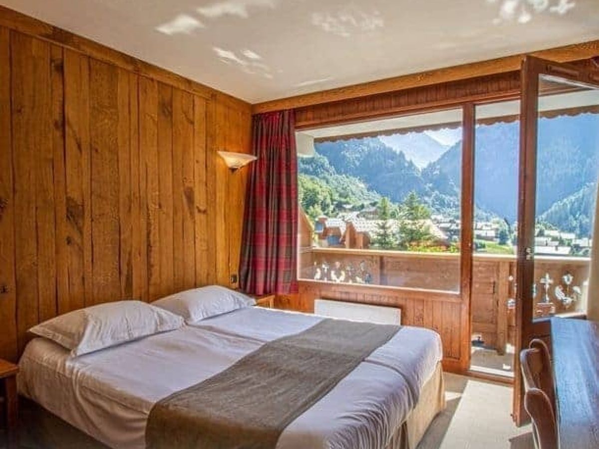 hotel-restaurant-3-a-vendre-de-31-chambres-90-couverts-au-coeur-de-la-station-de-champagny-en-vanoise-en-savoie-1