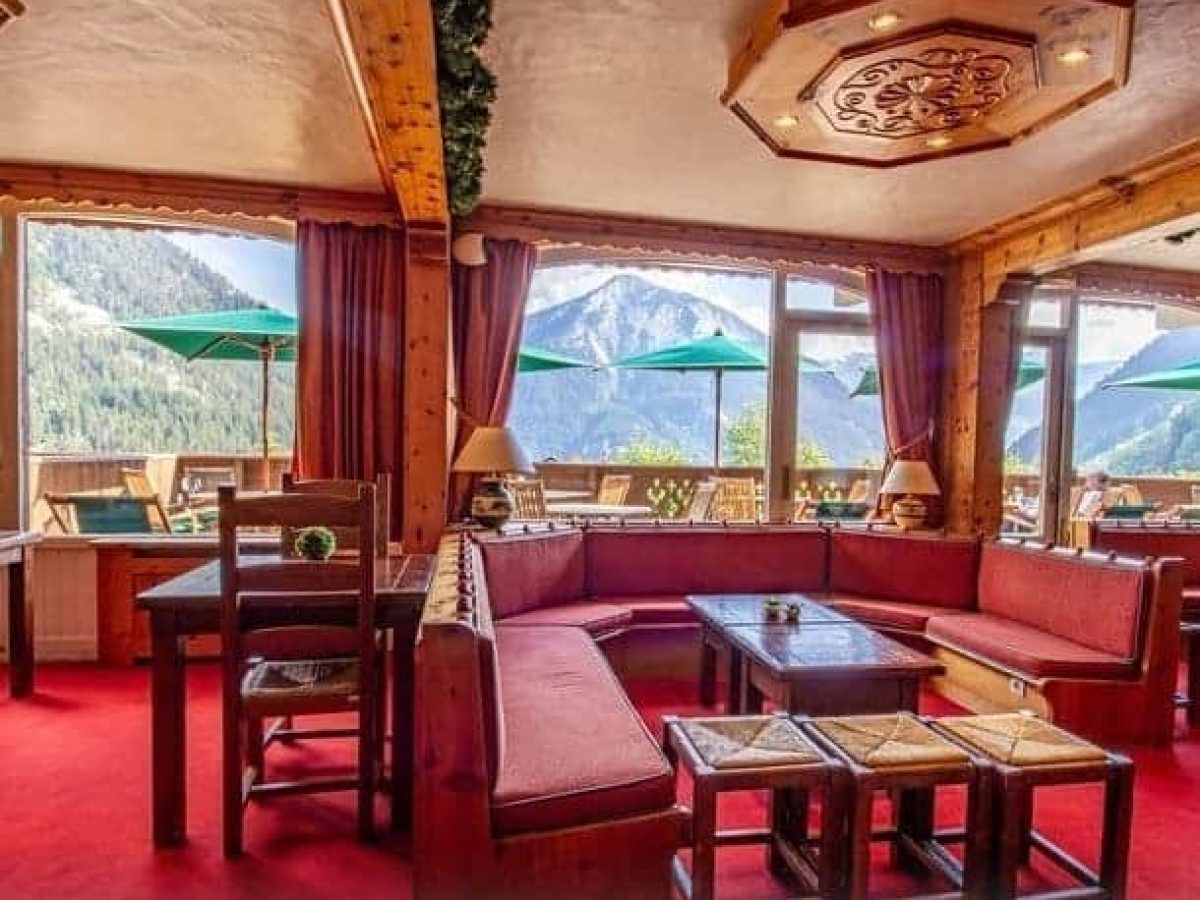 hotel-restaurant-3-a-vendre-de-31-chambres-90-couverts-au-coeur-de-la-station-de-champagny-en-vanoise-en-savoie-11