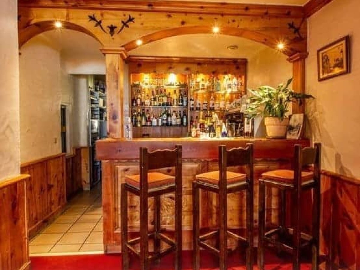 hotel-restaurant-3-a-vendre-de-31-chambres-90-couverts-au-coeur-de-la-station-de-champagny-en-vanoise-en-savoie-15