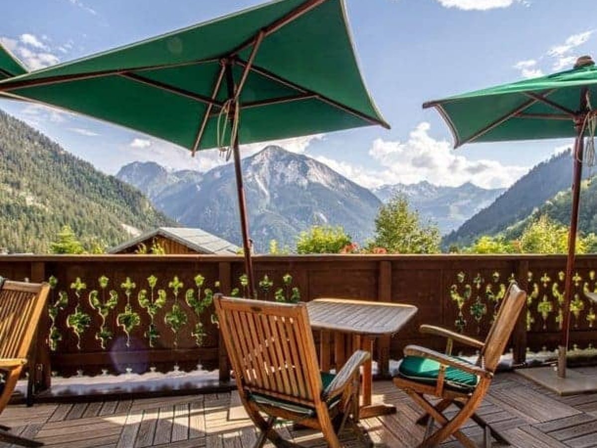 hotel-restaurant-3-a-vendre-de-31-chambres-90-couverts-au-coeur-de-la-station-de-champagny-en-vanoise-en-savoie-17