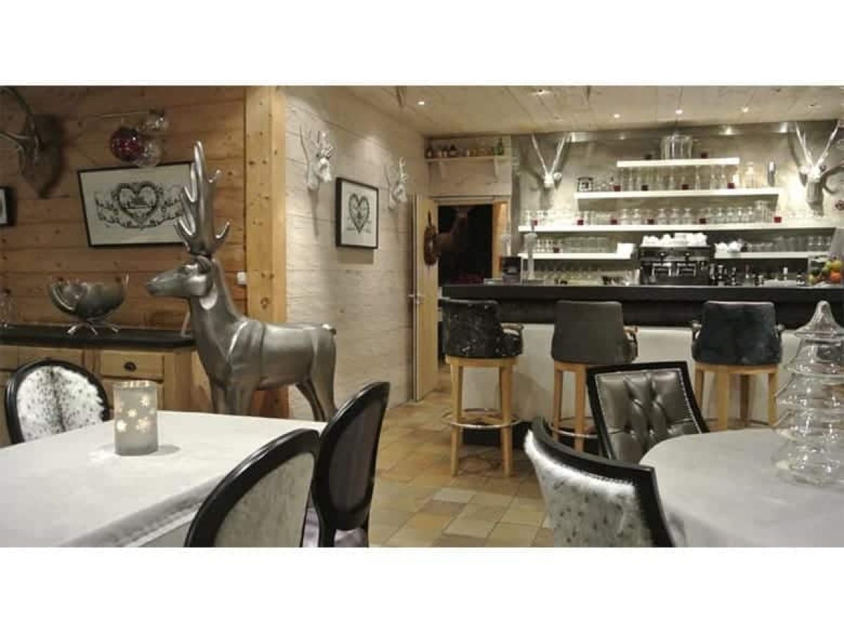 hotel-restaurant-3-etoiles-a-vendre-de-26-chambres-en-savoie-11