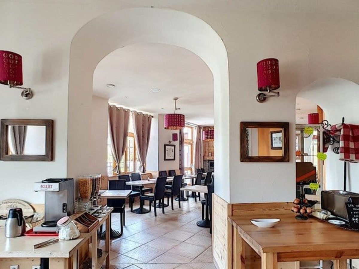 hotel-restaurant-a-vendre-29-chambres-60-couverts-en-savoie-a-bourg-saint-maurice-3