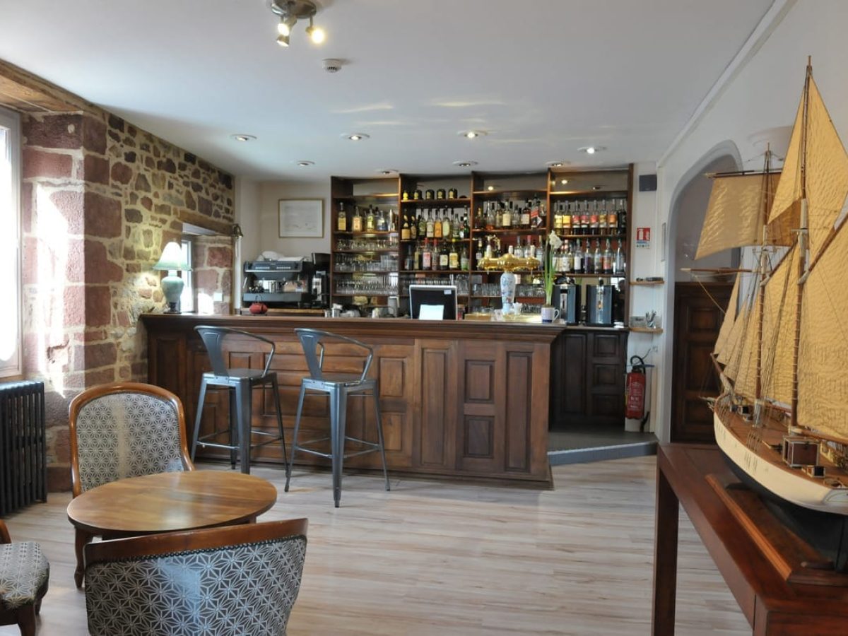 hotel-restaurant-a-vendre-dans-un-des-plus-beau-village-de-france-collonges-la-rouge-correze-nouvelle-aquitaine-7