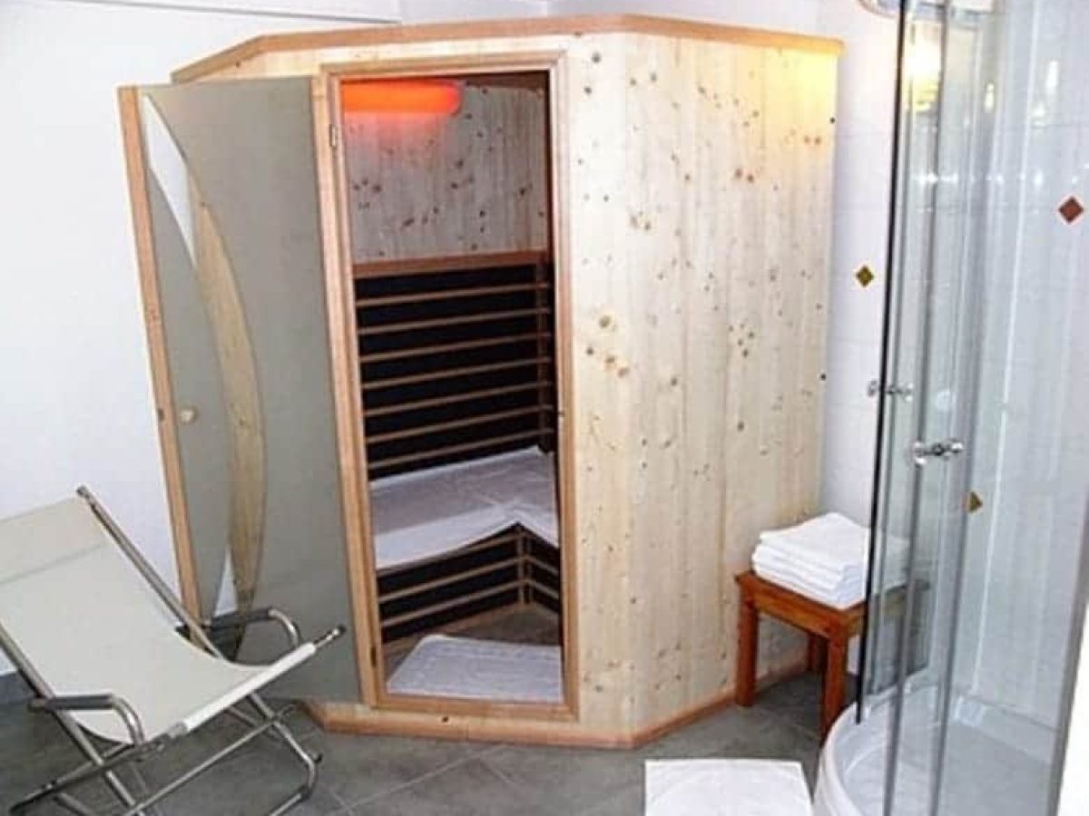 hotel-restaurant-de-26-chambres-a-vendre-proche-de-dijon-dans-le-jura-1