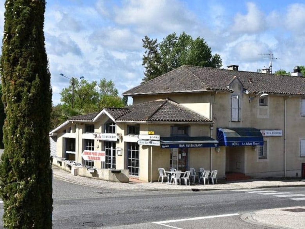 a-vendre-cafe-hotel-restaurant-de-8-chambres-dans-le-gers-9