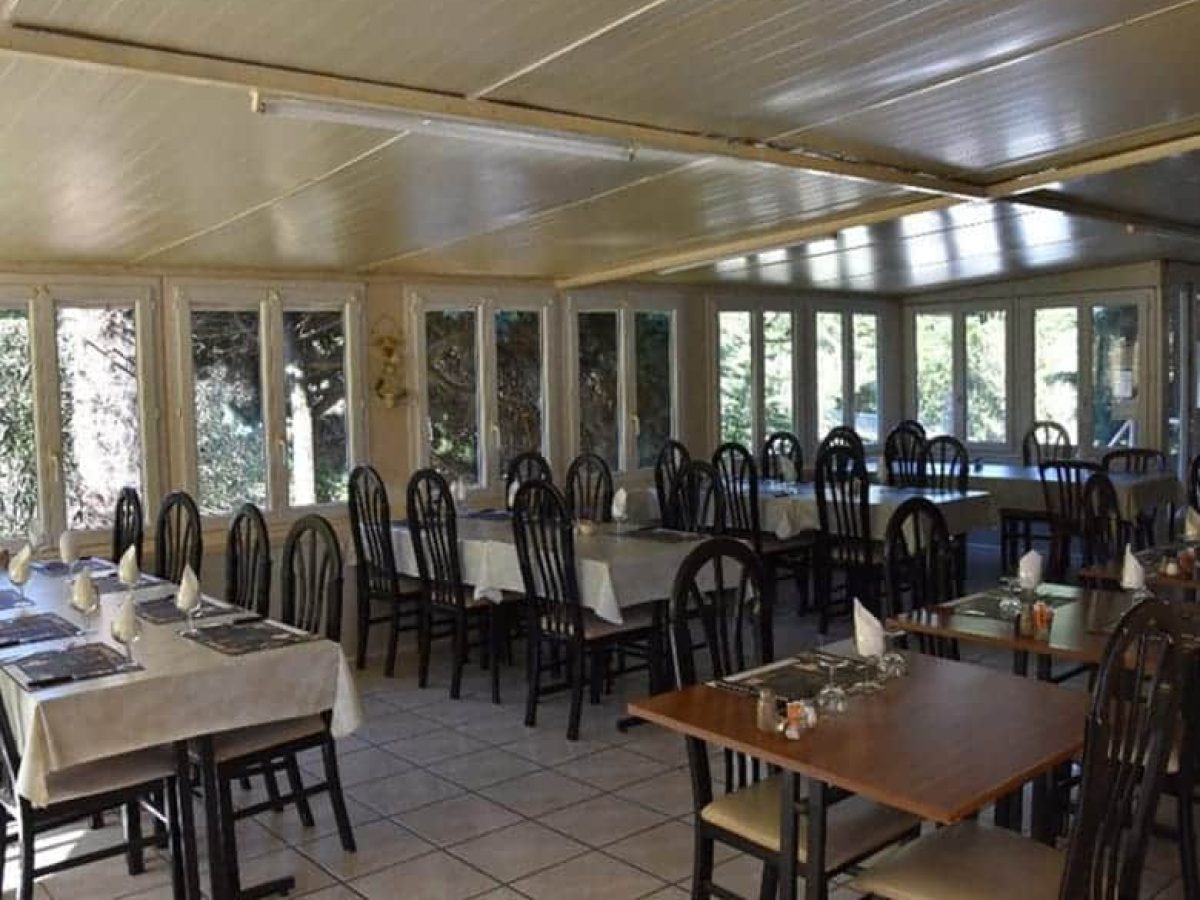 a-vendre-cafe-hotel-restaurant-de-8-chambres-dans-le-gers-11