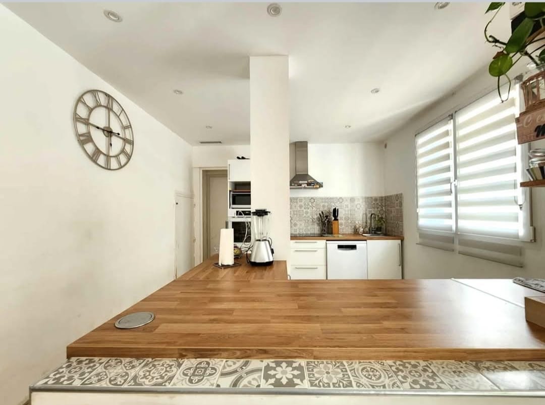 À vendre – Maison d'hôtes de 8 chambres à Adissan – Hérault (34)