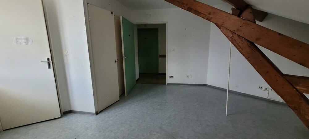 À Vendre – Ancienne maison de retraite de 37 chambres à réhabiliter en offre d’hébergement touristique à Berten – Hautes-Pyrénées (65)