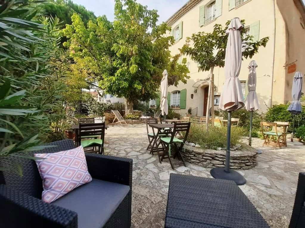 À vendre – Hôtel bureau 2 étoiles de 11 chambres – Vaucluse (84)
