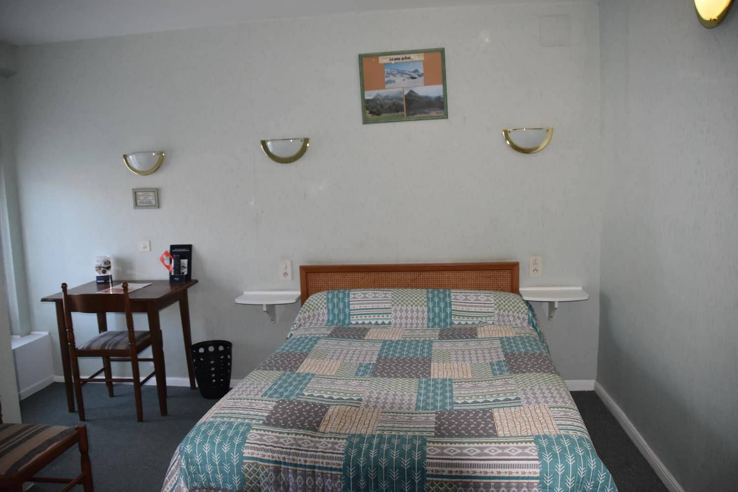 À vendre – Hôtel-restaurant 2 étoiles de 19 chambres à Bort-les-Orgues – Corrèze (19)