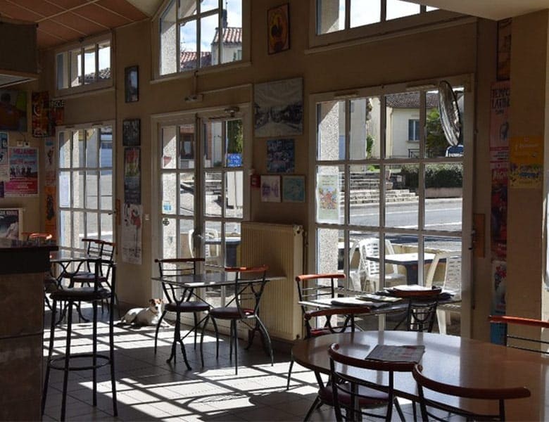 a-vendre-cafe-hotel-restaurant-de-8-chambres-dans-le-gers-15