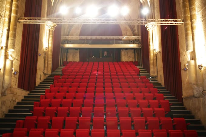 À vendre – Bâtiment d’exception à usage touristique dans le centre-ville d’Avignon – Vaucluse (84)