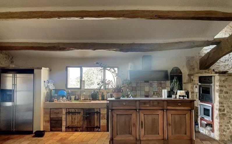 À vendre – Ferme provençale de 500 m² sur un terrain de 65 hectares à Forcalquier – Alpes-de-Haute-Provence (04)