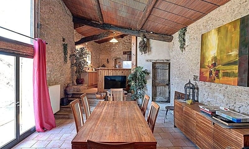 À vendre – Ferme provençale de 500 m² sur un terrain de 65 hectares à Forcalquier – Alpes-de-Haute-Provence (04)