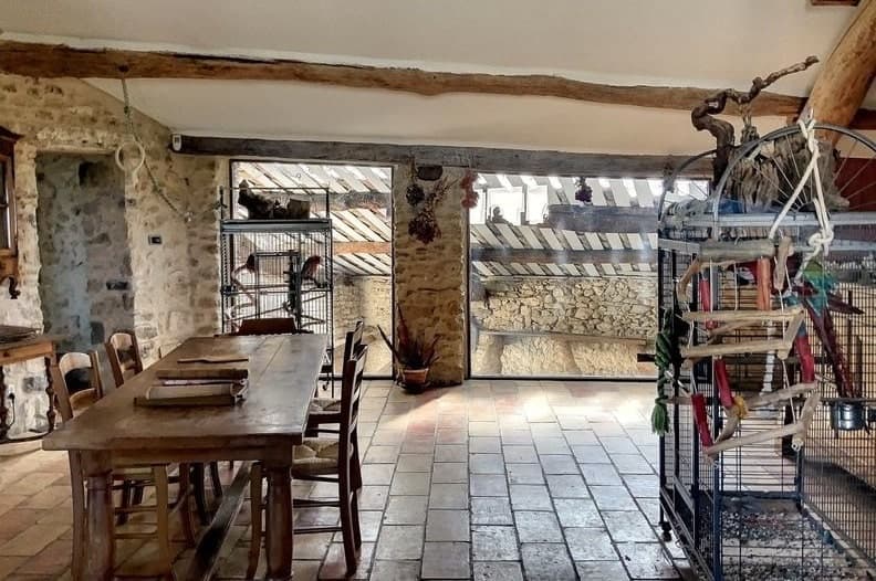 À vendre – Ferme provençale de 500 m² sur un terrain de 65 hectares à Forcalquier – Alpes-de-Haute-Provence (04)