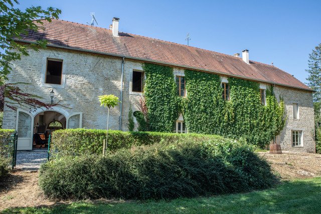 À vendre – Château de 17 pièces à Châteauvillain – Haute-Marne (52)