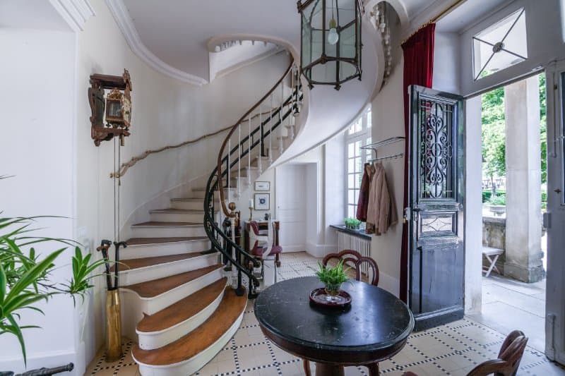 À vendre – Château de 17 pièces à Châteauvillain – Haute-Marne (52)