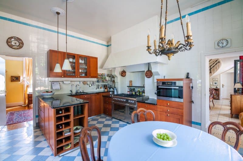 À vendre – Château de 17 pièces à Châteauvillain – Haute-Marne (52)