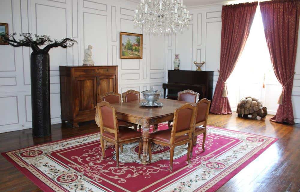 À vendre – Château du XVIIIe siècle de 14 pièces à Mondement-Montgivroux – Marne (51)