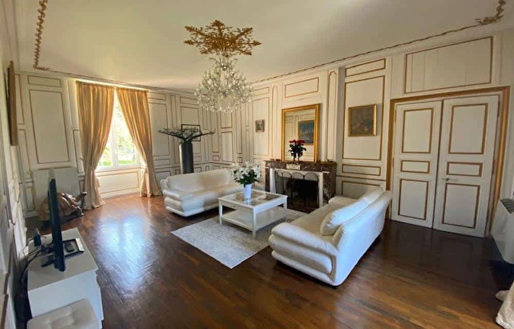 À vendre – Château du XVIIIe siècle de 14 pièces à Mondement-Montgivroux – Marne (51)