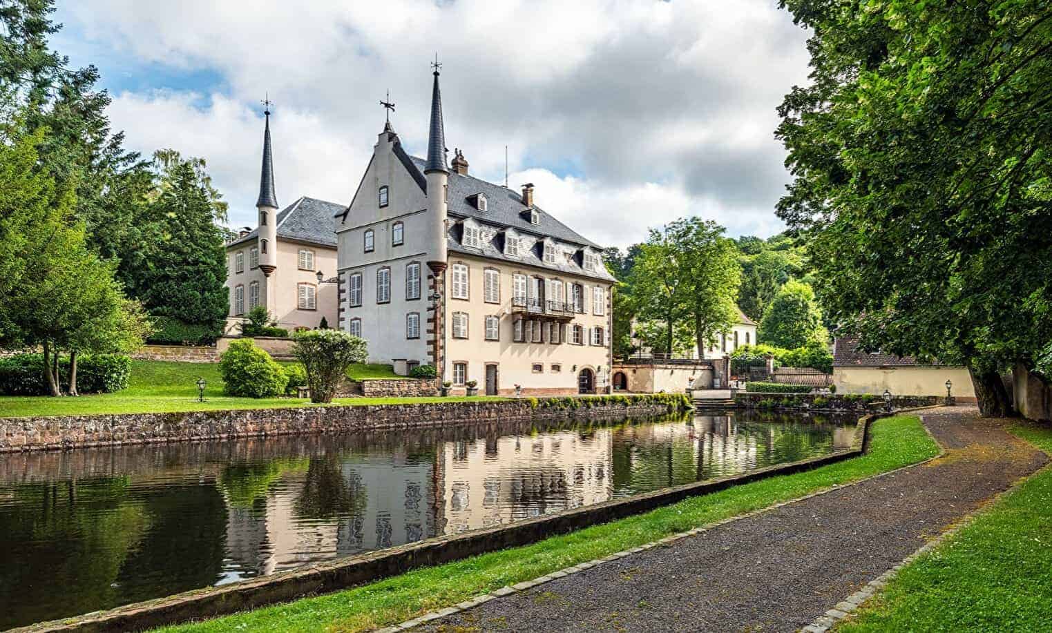 À vendre – Château du XVIIIe siècle de 25 chambres à Klingenthal – Bas-Rhin (67)