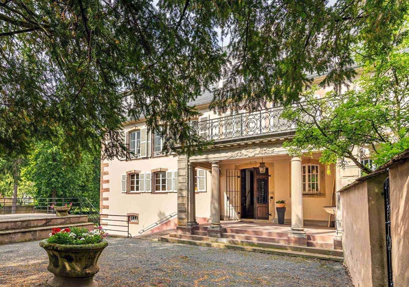 À vendre – Château du XVIIIe siècle de 25 chambres à Klingenthal – Bas-Rhin (67)