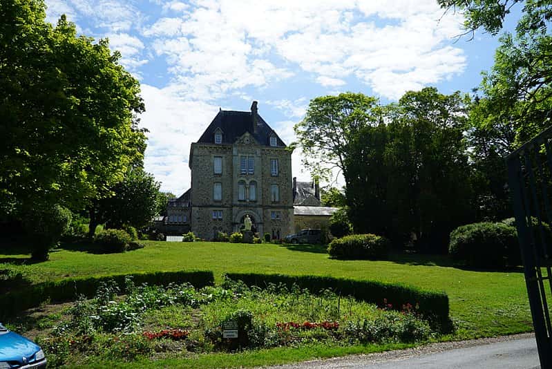 À vendre – Ancien Prieuré de 30 chambres à Châtillon-sur-Marne – Marne (51)
