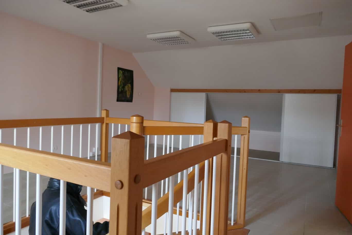 À vendre ou à louer – Ancienne bâtisse à réhabiliter en centre touristique à Les Riceys – Aube (10)