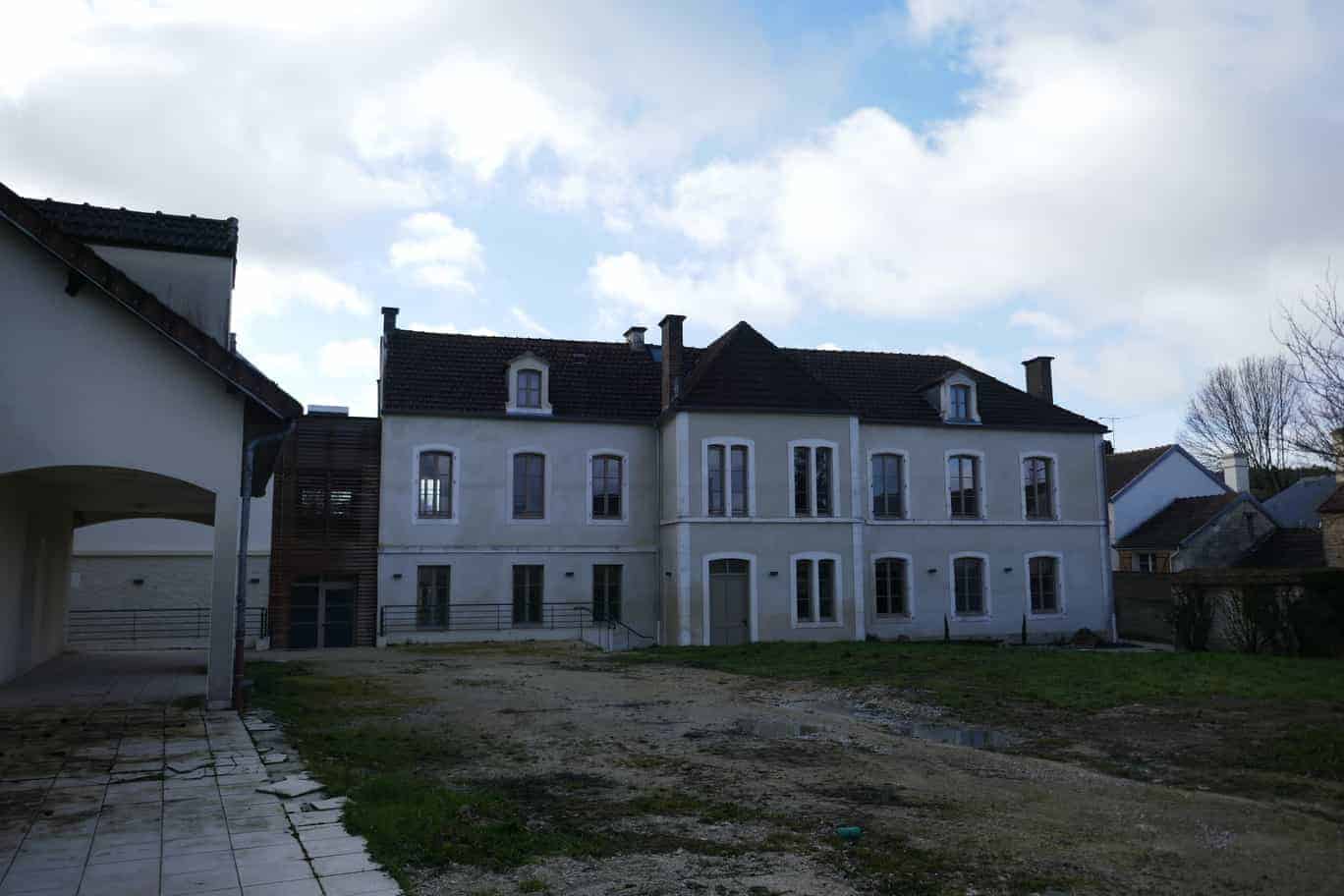 À vendre ou à louer – Ancienne bâtisse à réhabiliter en centre touristique à Les Riceys – Aube (10)