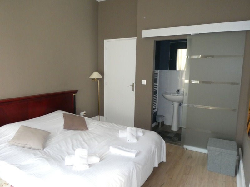 À vendre – Ancien Hôtel du XIXe siècle de 20 chambres à rénover à Plombières-les-Bains – Vosges (88)