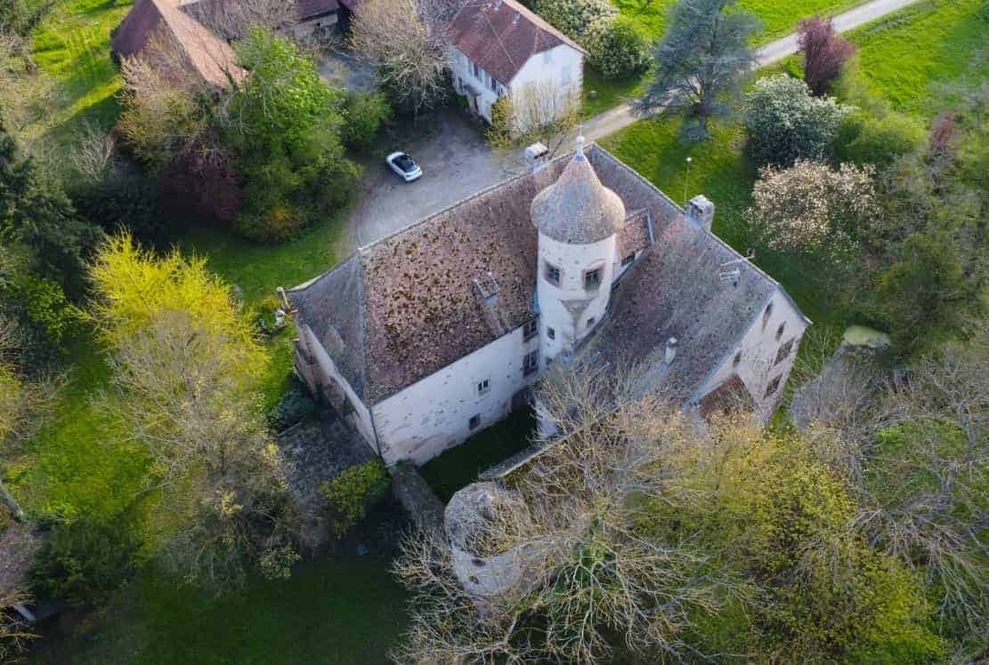 À vendre – Château du XIIe siècle de 5 chambres à proximité de Mulhouse à Hartmannswiller – Haut-Rhin (68)