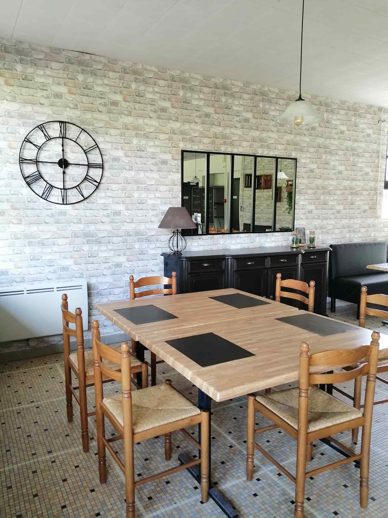 À vendre – 4 Gîtes sur un Domaine Touristique de 9 hectares à Hautefage – Corrèze (19)