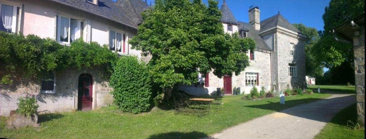 À vendre – 4 Gîtes sur un Domaine Touristique de 9 hectares à Hautefage – Corrèze (19)