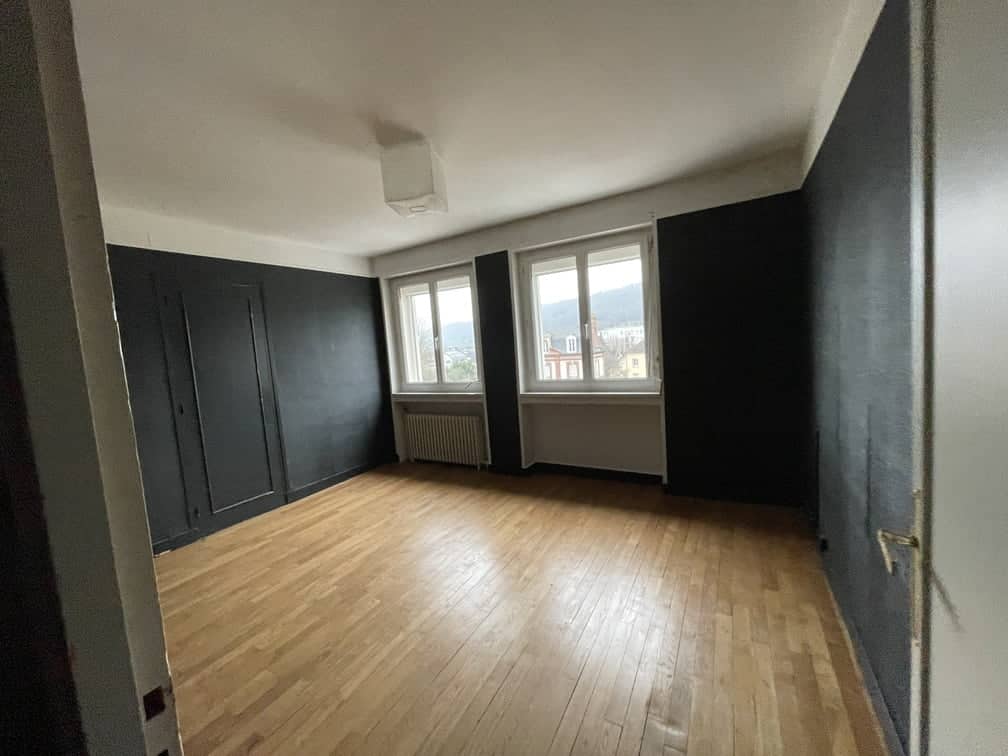 À vendre – Ancien Cinéma de 1 200 m² à Reconvertir en Espace de Loisirs Indoor à Pont-Audemer – Eure (27)
