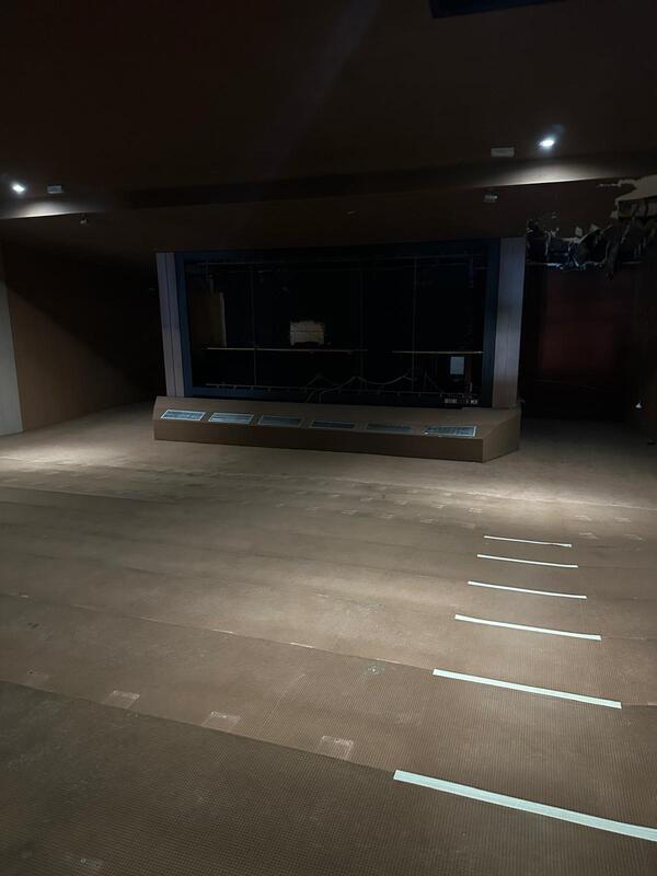 À vendre – Ancien Cinéma de 1 200 m² à Reconvertir en Espace de Loisirs Indoor à Pont-Audemer – Eure (27)