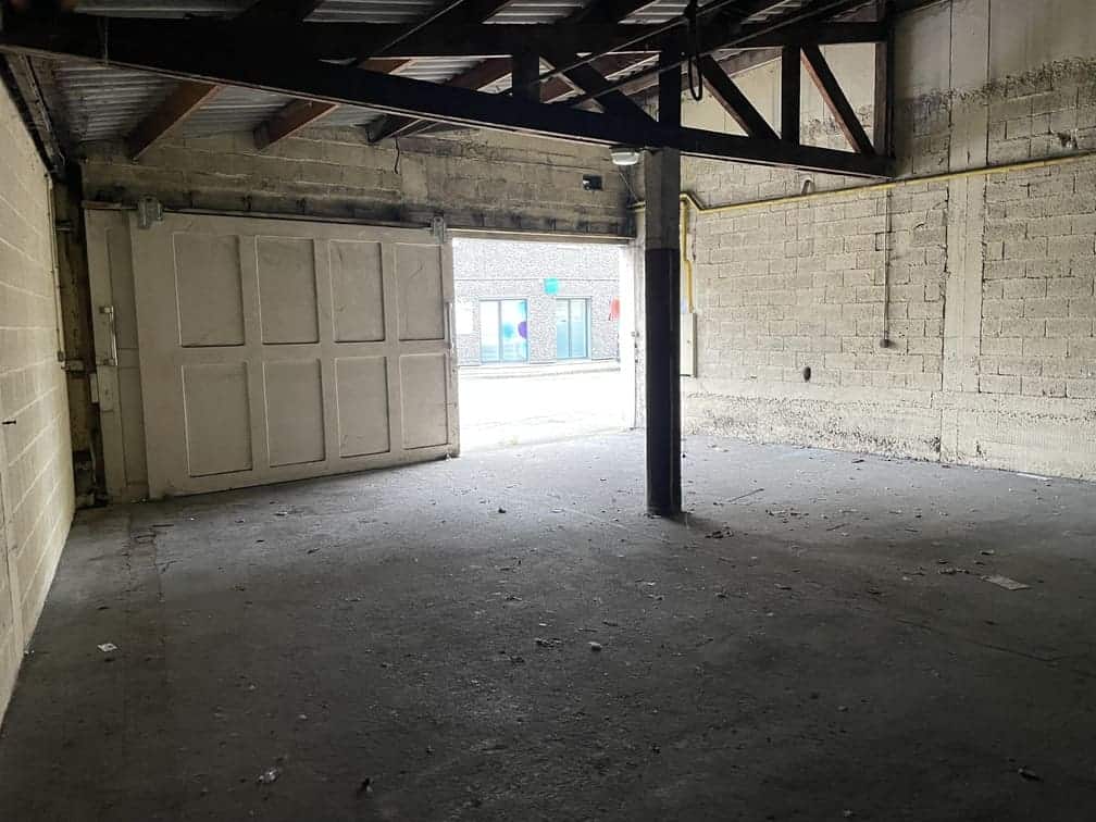 À vendre – Ancien Cinéma de 1 200 m² à Reconvertir en Espace de Loisirs Indoor à Pont-Audemer – Eure (27)