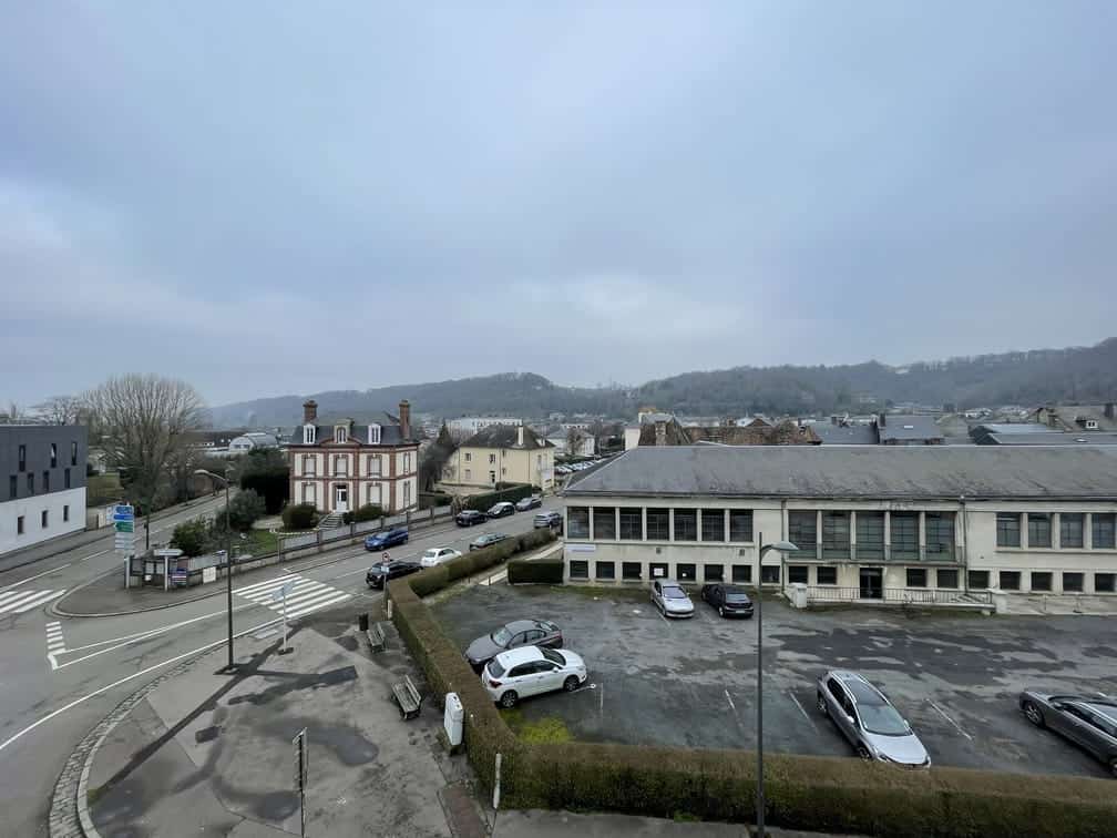 À vendre – Ancien Cinéma de 1 200 m² à Reconvertir en Espace de Loisirs Indoor à Pont-Audemer – Eure (27)