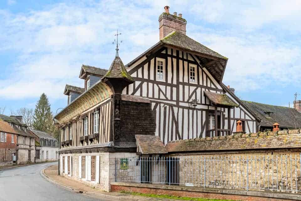 À vendre – Maison Normande du XVIe siècle de 8 chambres à Acquigny – Eure (27)