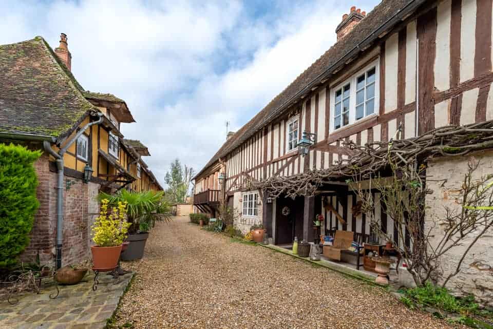 À vendre – Maison Normande du XVIe siècle de 8 chambres à Acquigny – Eure (27)