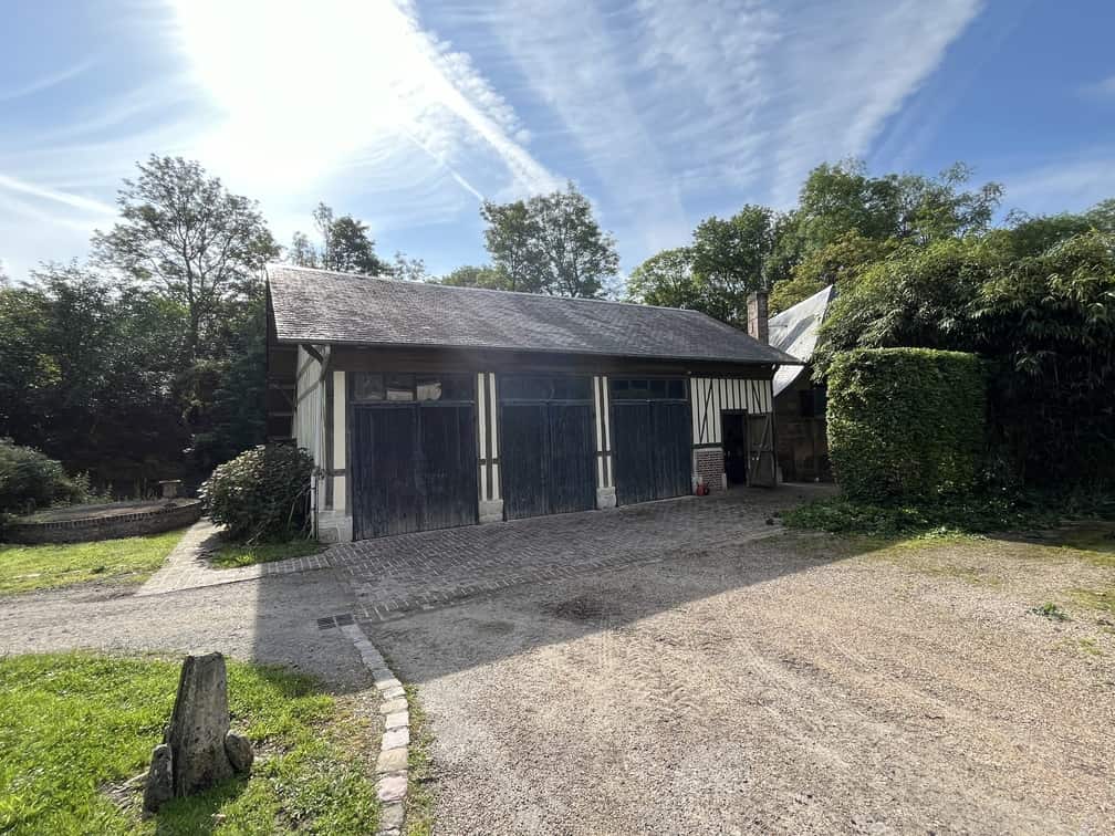 À vendre – Château du XIVe siècle de 13 chambres à Pont-Audemer– Eure (27)