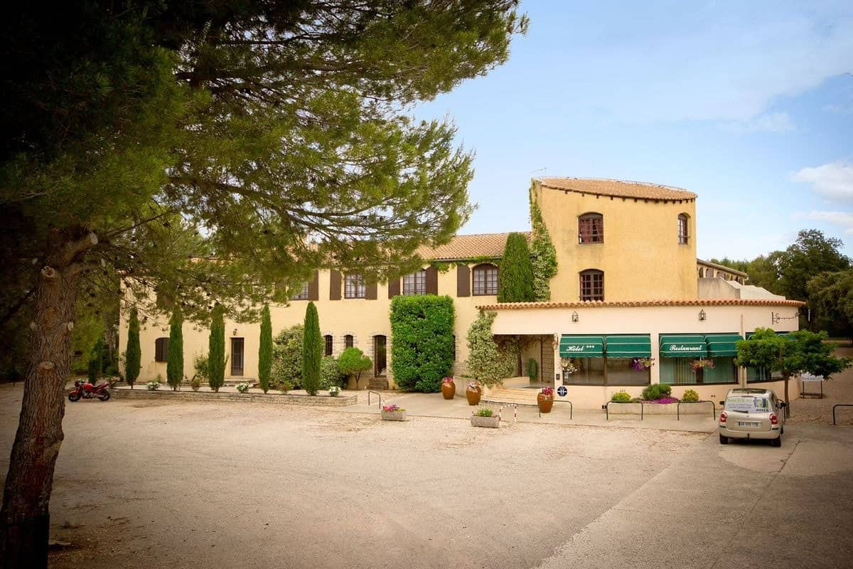 À Vendre – Hôtel Restaurant 3 étoiles de 36 chambres et 50 couverts à Saint-Didier – Vaucluse (84)